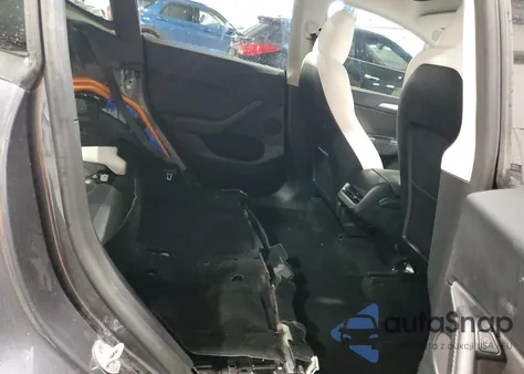 2023 Tesla Model Y из США, поврежденный, VIN 7SAYGAEE6PF881441